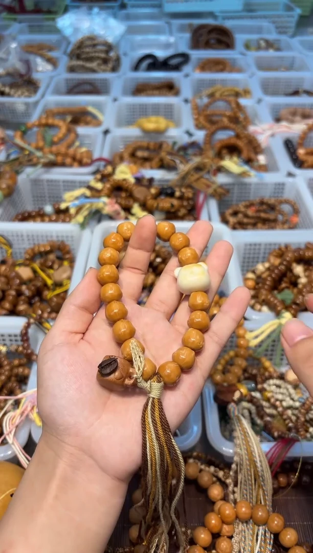 吊坠白玉菩提卡13mm猴头维尼熊手持