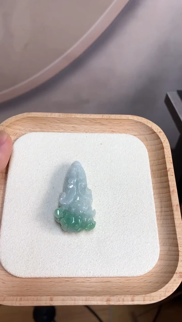 吊坠(不含链)未镶嵌翡翠白菜