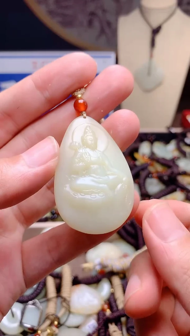 和田玉未镶嵌颈饰1