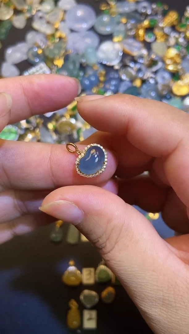 翡翠18K金镶嵌吊坠(不含链)1