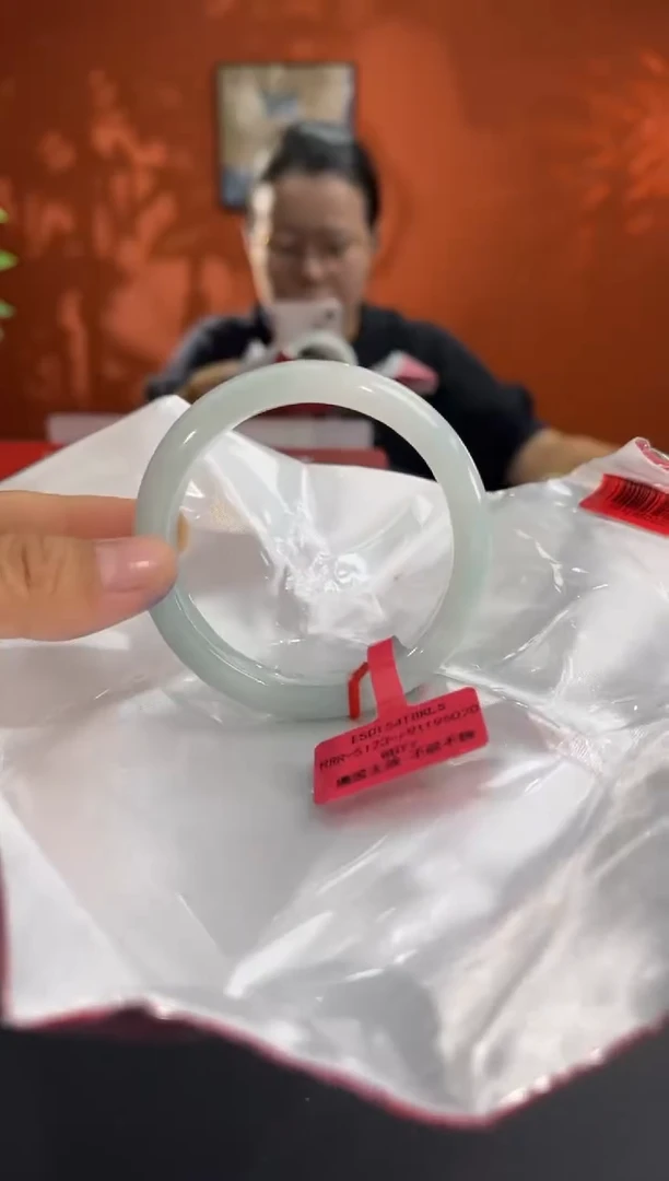 未镶嵌手镯翡翠翡翠手镯（微瑕）