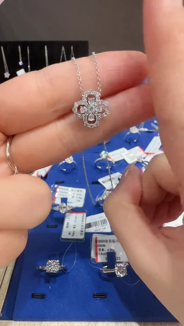 铂Pt950镶嵌套链实验室培育钻石四叶小号套链