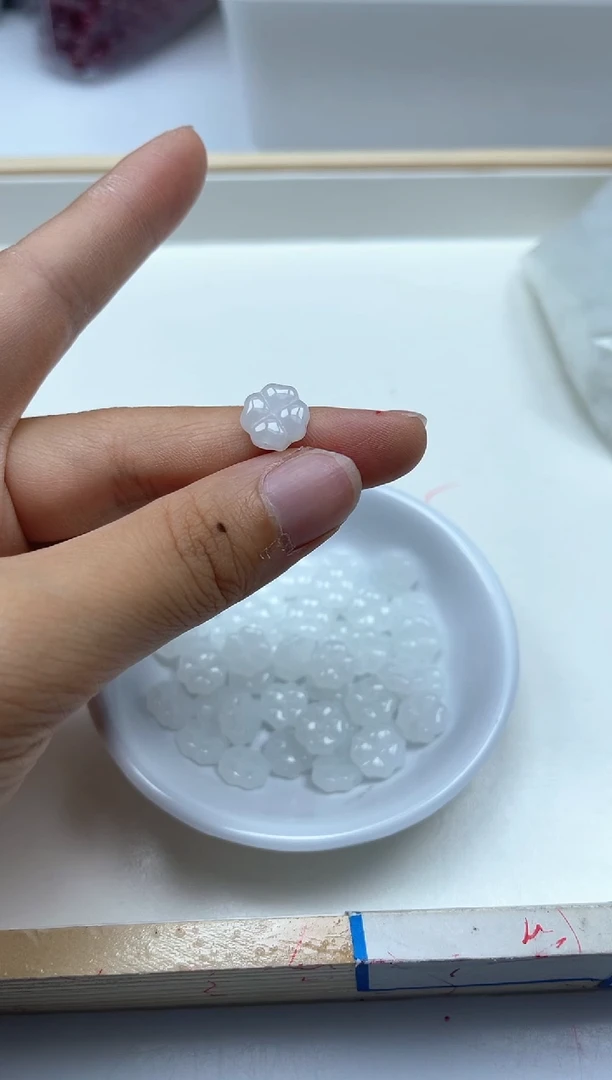 玛瑙/玉髓散珠未镶嵌M764 白玉 四叶草 10个9.9元