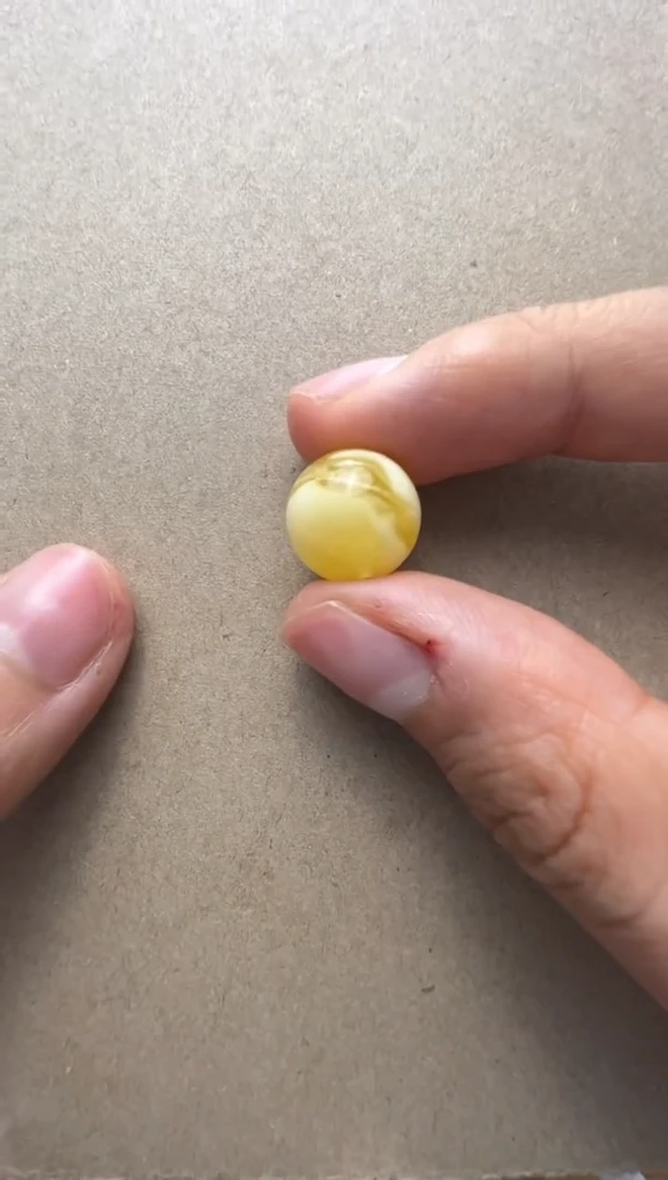 【闪购商品】蜜蜡裸石未镶嵌俄料微瑕13mm1.227克