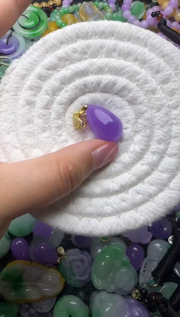 颈饰未镶嵌翡翠天然缅甸翡翠吊坠