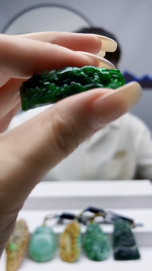 未镶嵌定制翡翠毛货挂件16