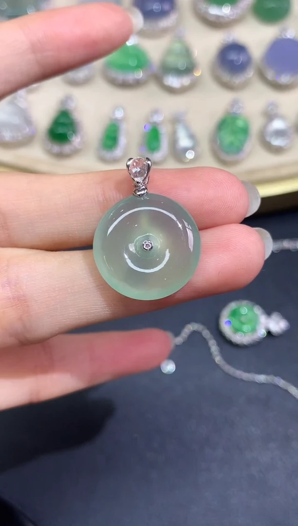 吊坠(不含链)18K金镶嵌翡翠吊坠(不含链)|6800