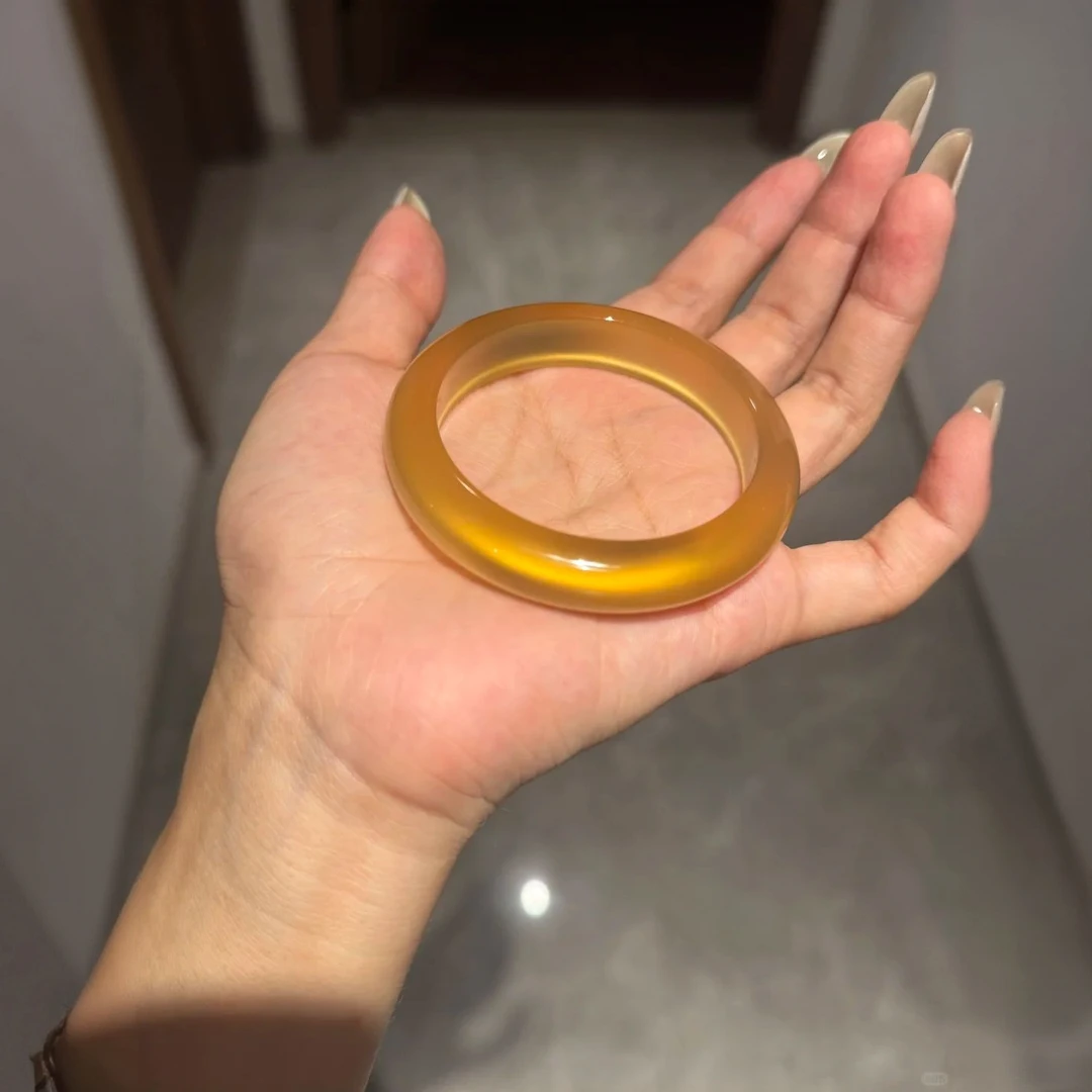 高级感香槟金玉髓玛瑙手镯蜂蜜水起刚光气质玉镯子女款多样性发一
