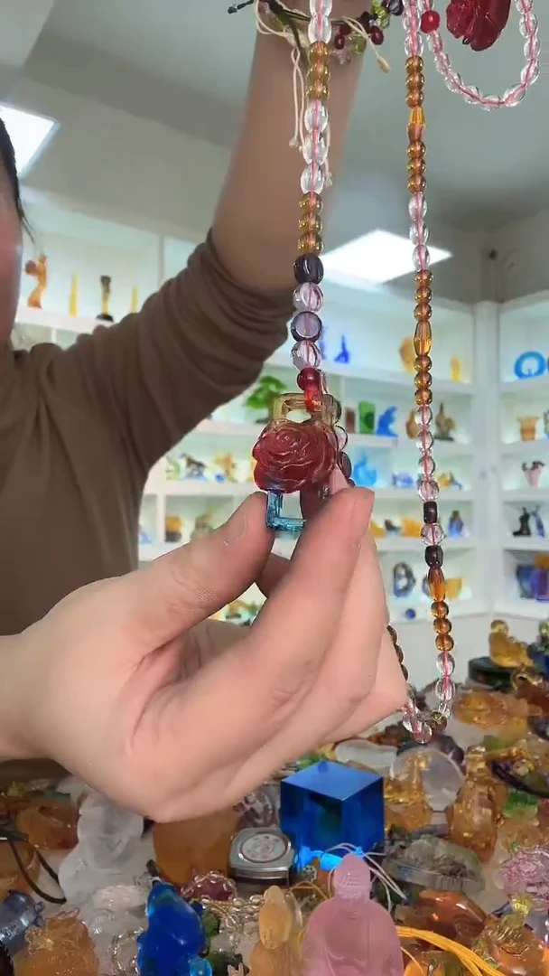 手工艺品琉璃红色