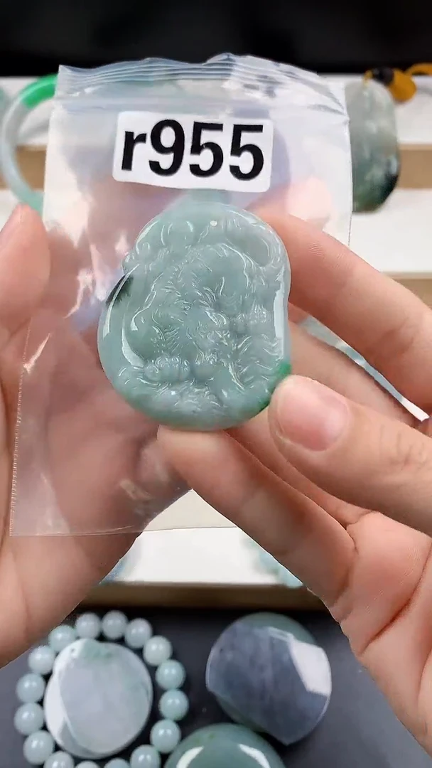 颈饰未镶嵌翡翠天然翡翠吊坠挂件