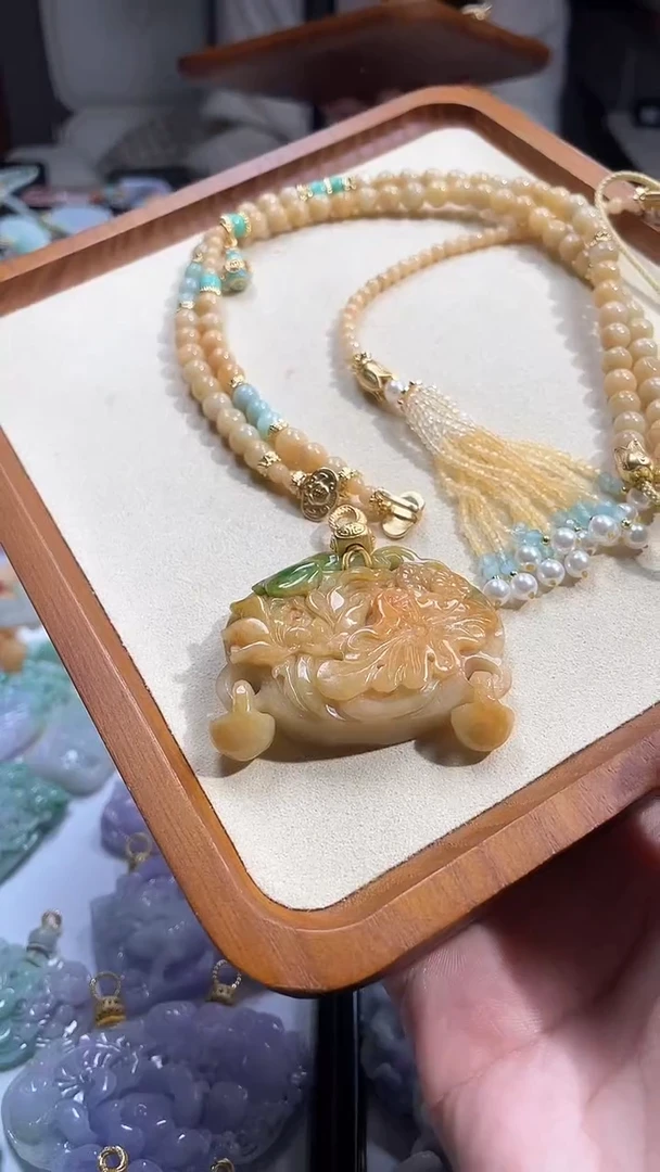 【闪购商品】翡翠颈饰未镶嵌吊坠