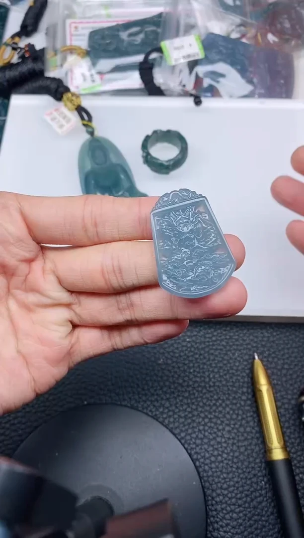 颈饰未镶嵌翡翠1