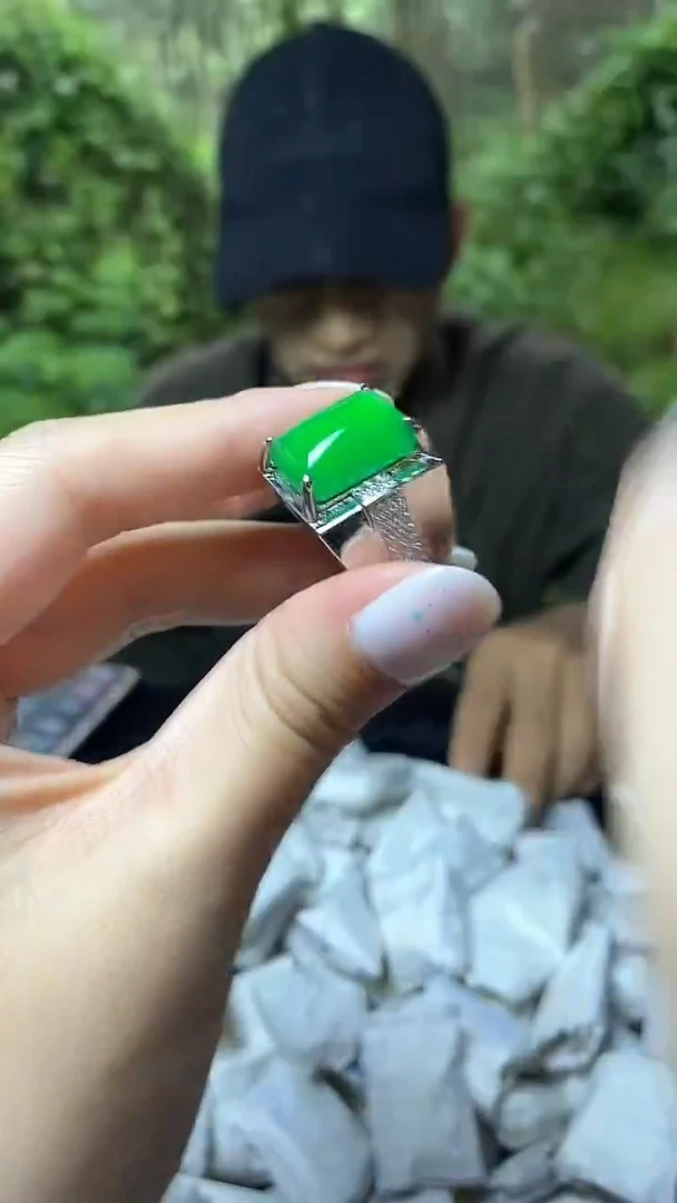 满色吊坠  所见即所得！