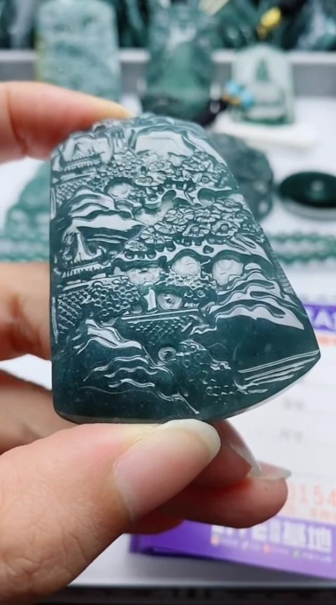 颈饰未镶嵌翡翠