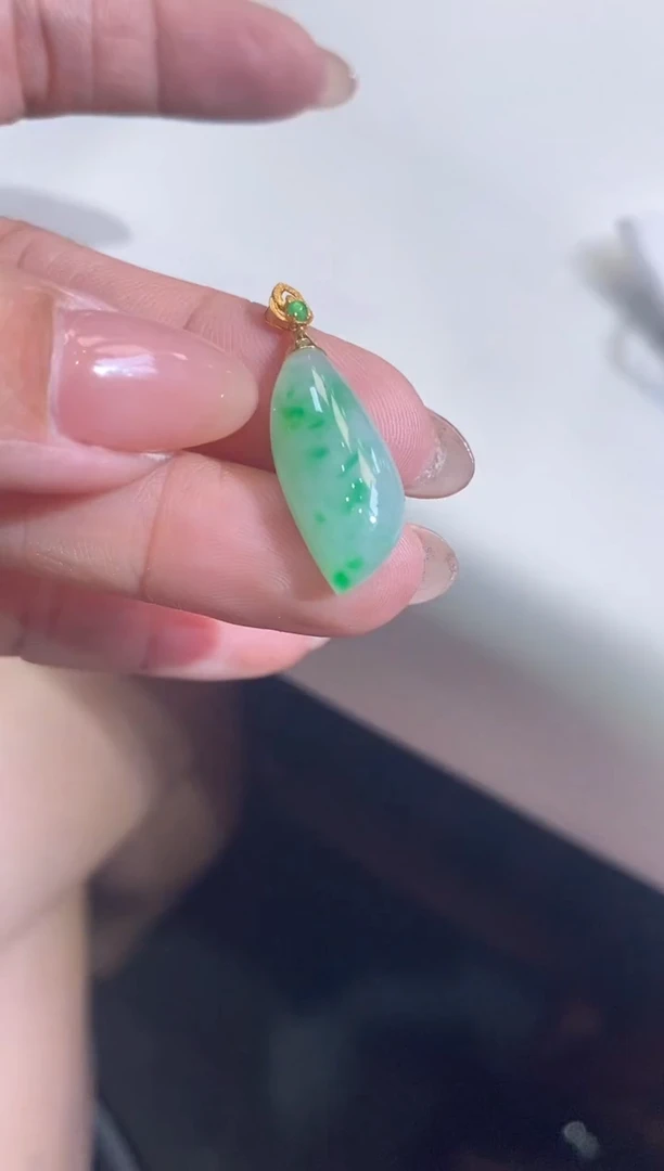 翡翠18K金镶嵌吊坠(不含链)福瓜