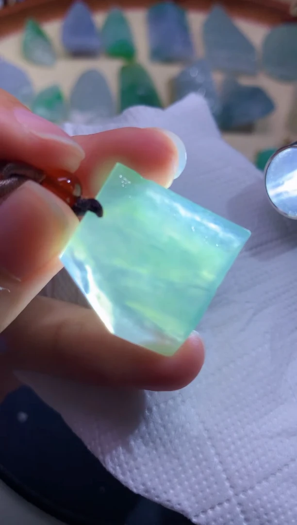颈饰未镶嵌翡翠