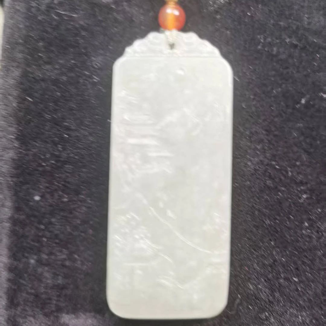 新疆和田玉吊坠.