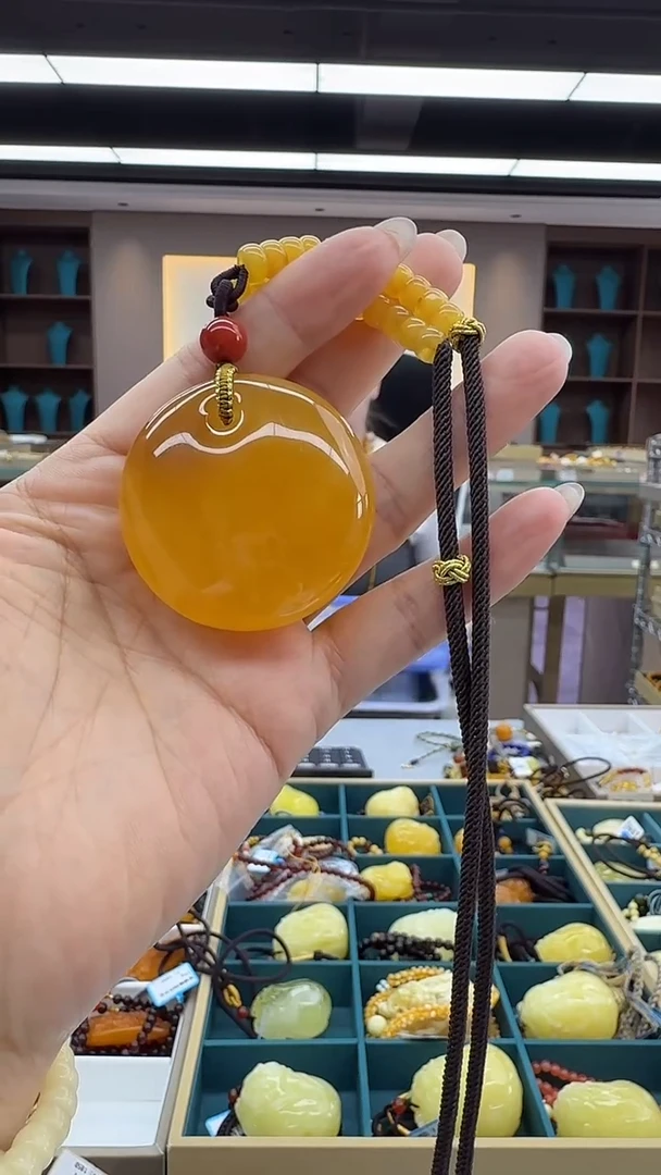 琥珀颈饰未镶嵌依*331秒拍号 假一罚三