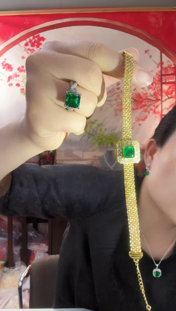 推荐款绿色方形手链