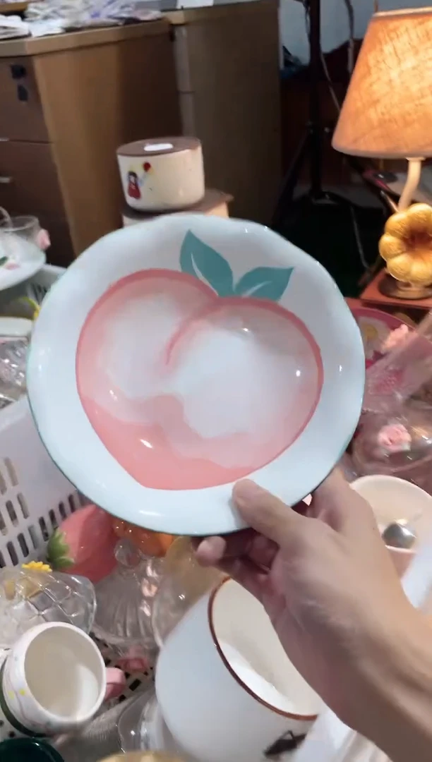 瓷片桃子盘 福利款，质量好，数量不多，拼手速