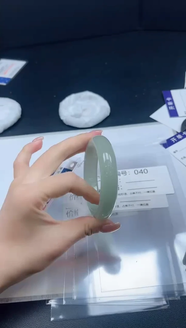 未镶嵌手镯石英质玉040-5758