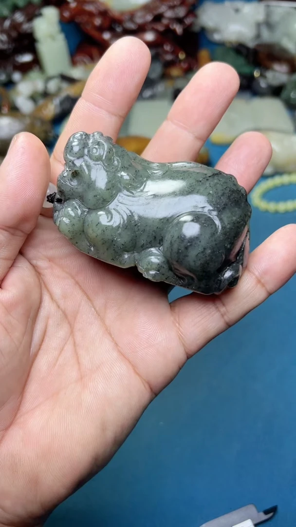 和田玉未镶嵌把件-