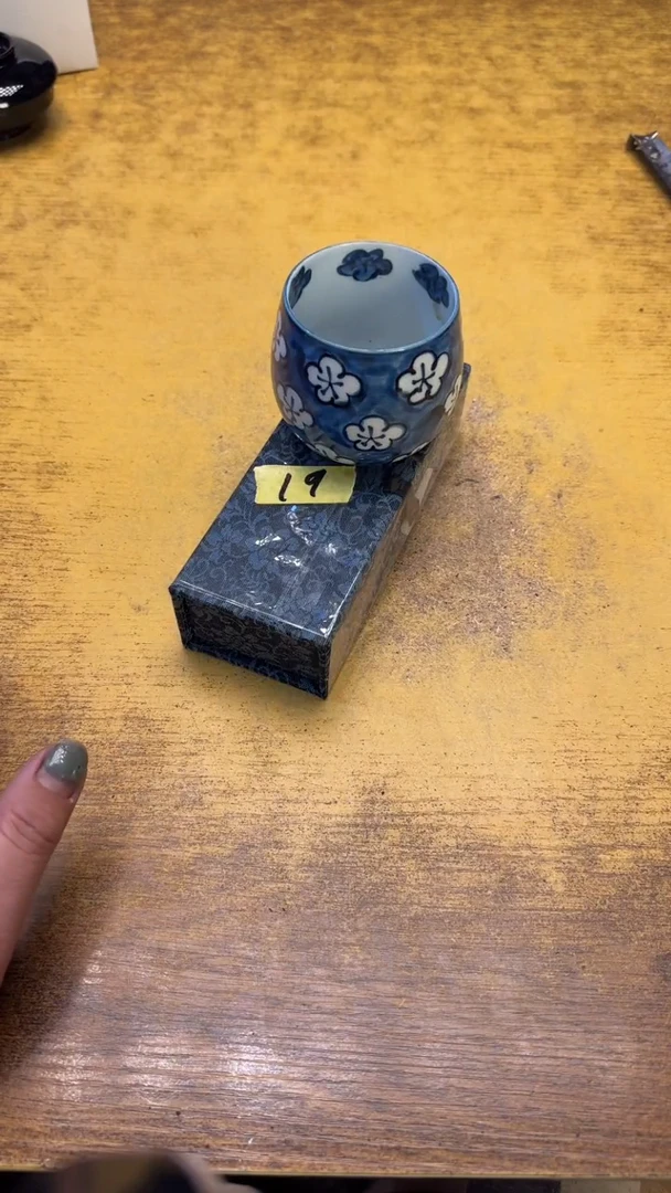 瓷器瓷器瑕疵瑕疵19蓝盒寿山一对碗