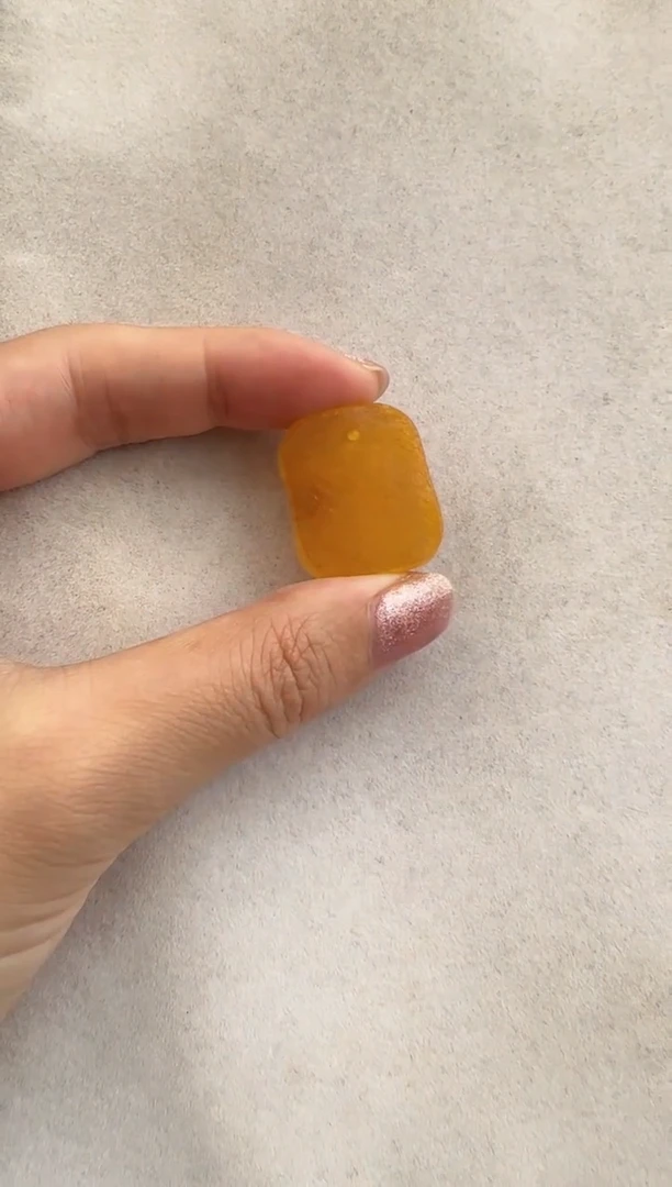 【闪购商品】琥珀裸石未镶嵌10121016-手机坠