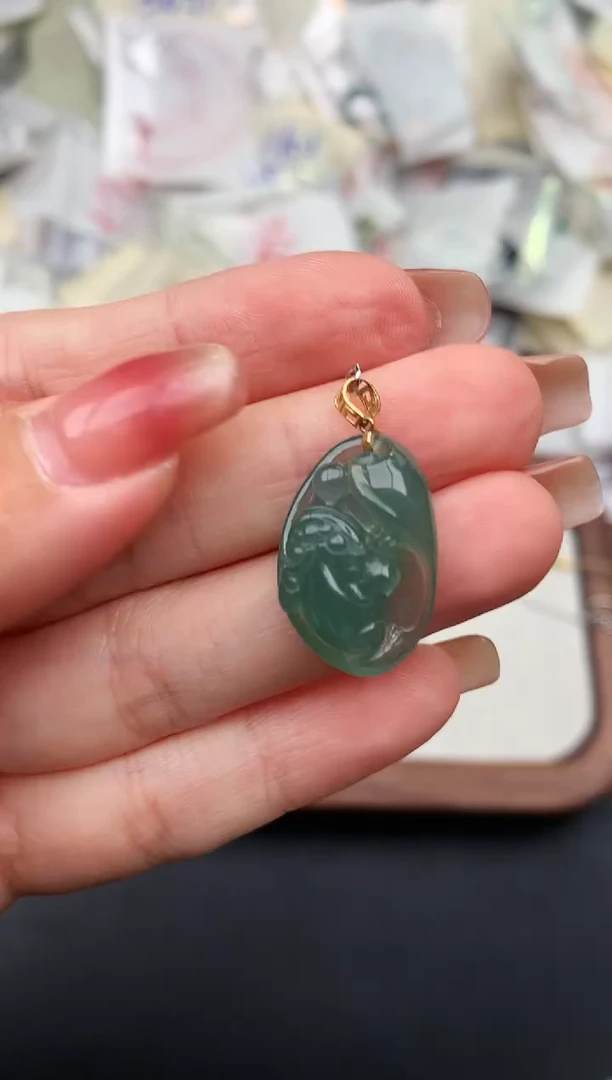 18K金镶嵌挂件翡翠1
