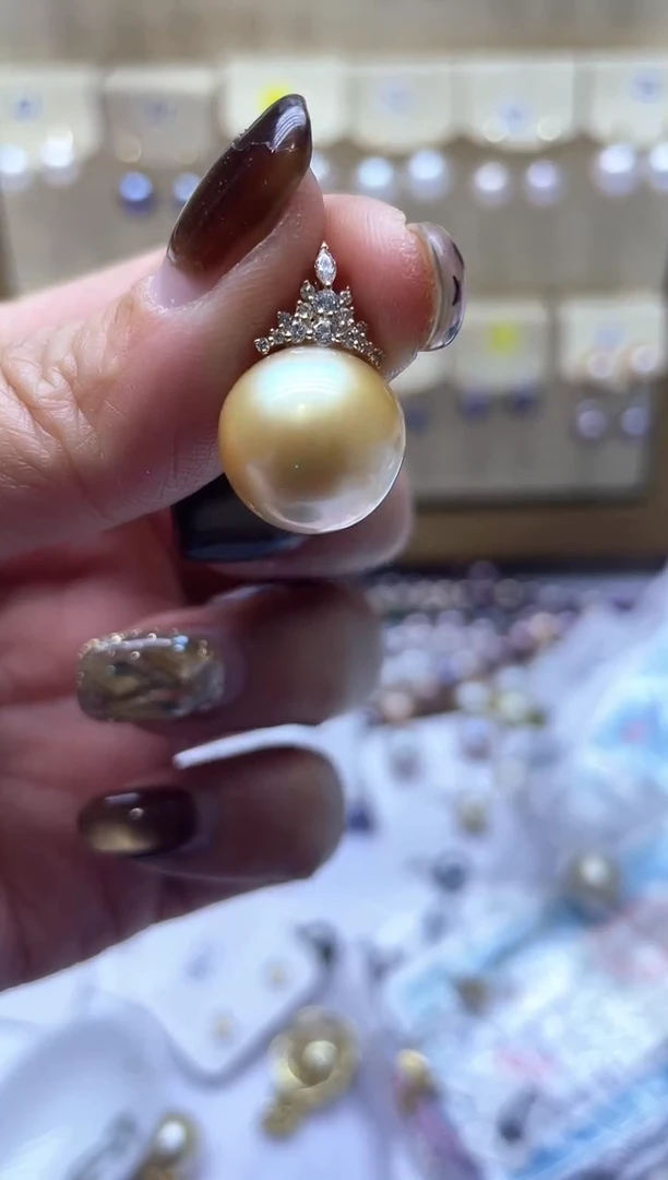 【闪购商品】海水珍珠颈饰18K金镶嵌2