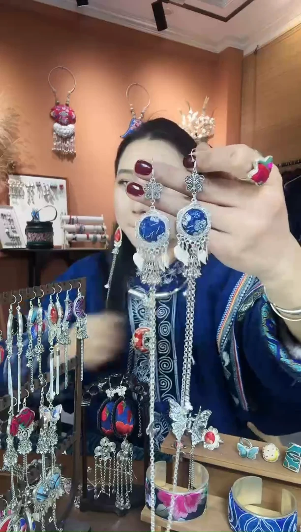 【闪购商品】刺绣纯手工民族风耳环