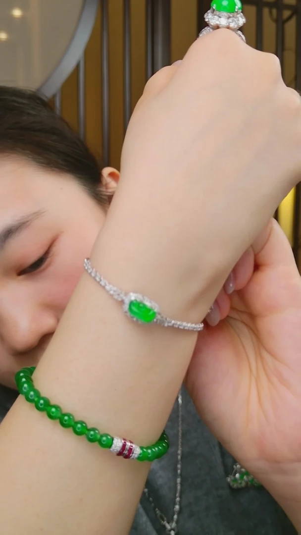 吊坠(不含链)18K金镶嵌翡翠元宝手链