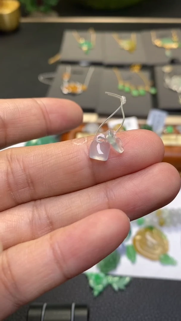 颈饰未镶嵌翡翠净货33381