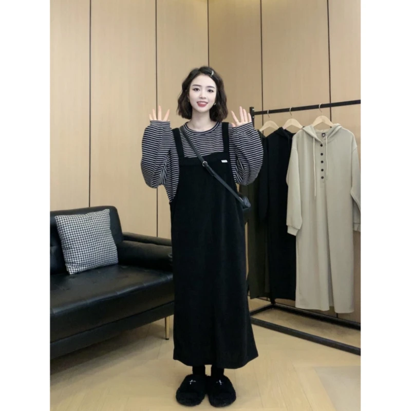 时尚休闲套装春季新款大码胖灯芯绒背带裙+条纹打底两件套