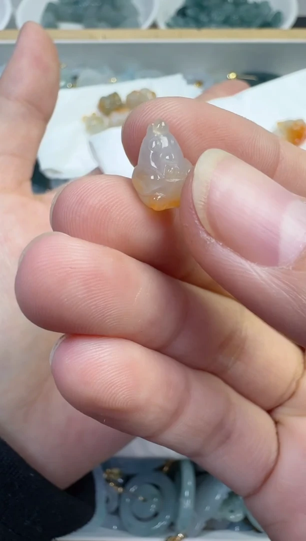 散珠翡翠奔**马63号，A货翡翠