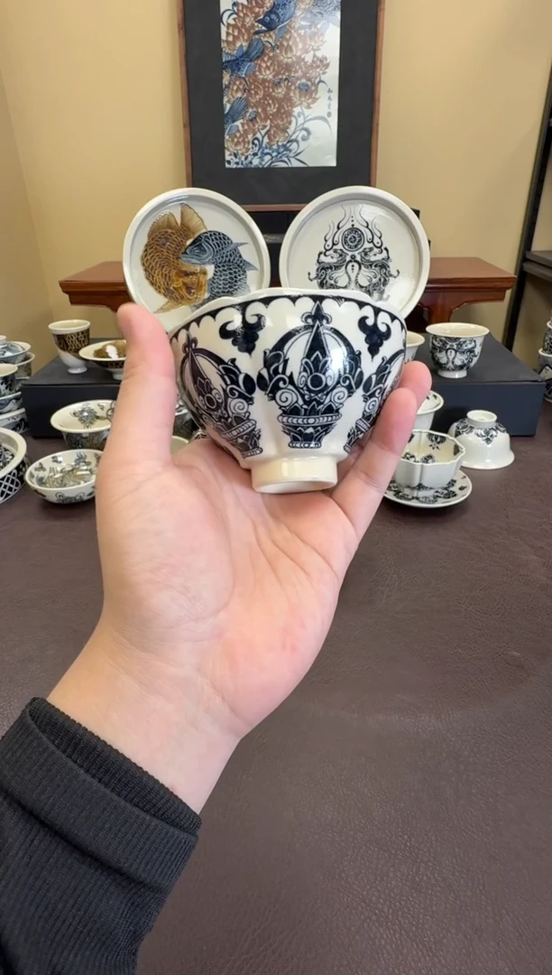 二号釉金刚杵纹葵口盏