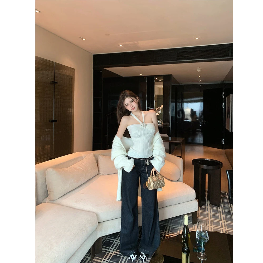 秋冬新款温柔系穿搭套装女镶钻挂脖抹胸背心+针织开衫配牛仔裤女