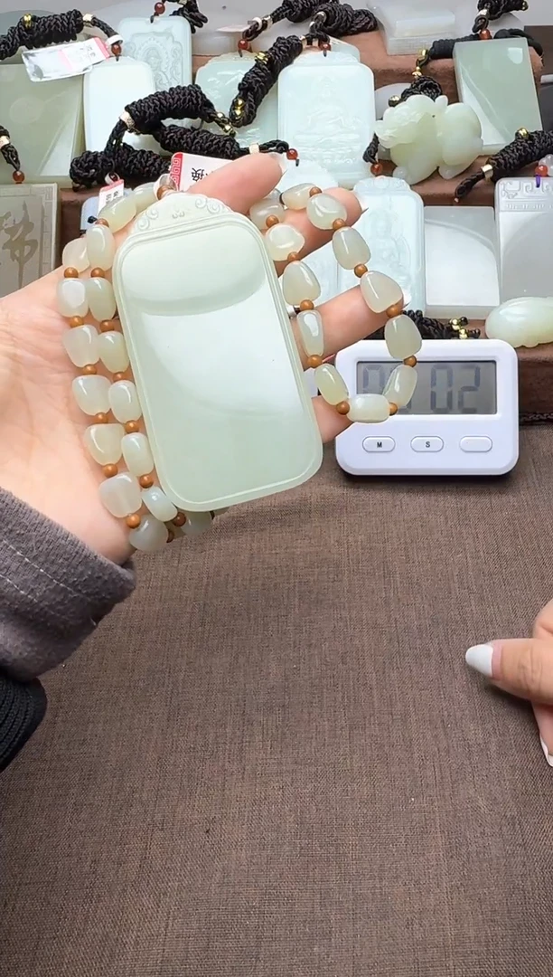 颈饰未镶嵌和田玉1