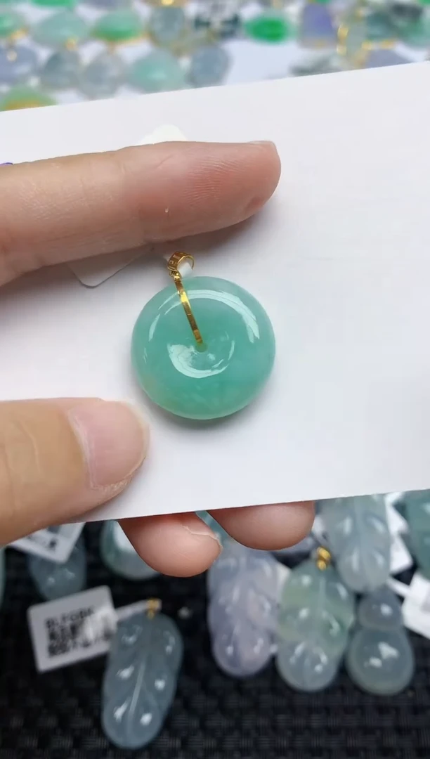 翡翠18K金镶嵌颈饰天然A货翡翠