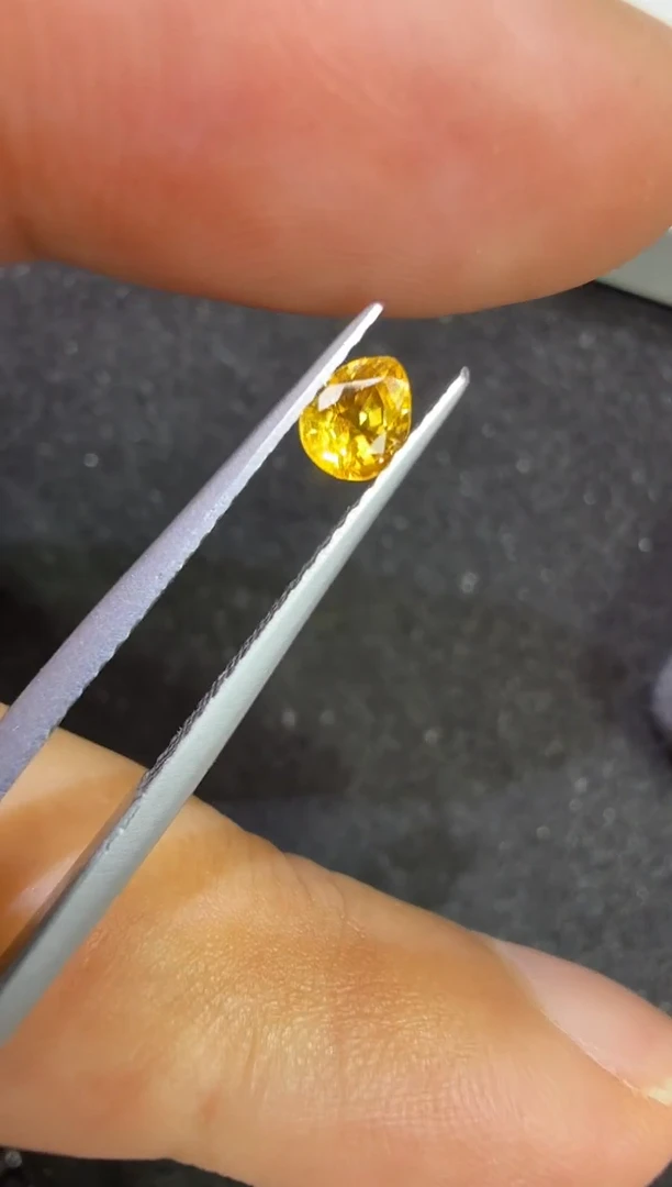 未镶嵌定制定制蓝宝石0.39克拉天然蓝宝石金丝雀黄