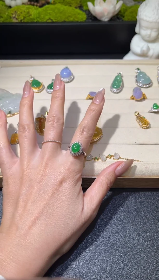 未镶嵌戒指翡翠