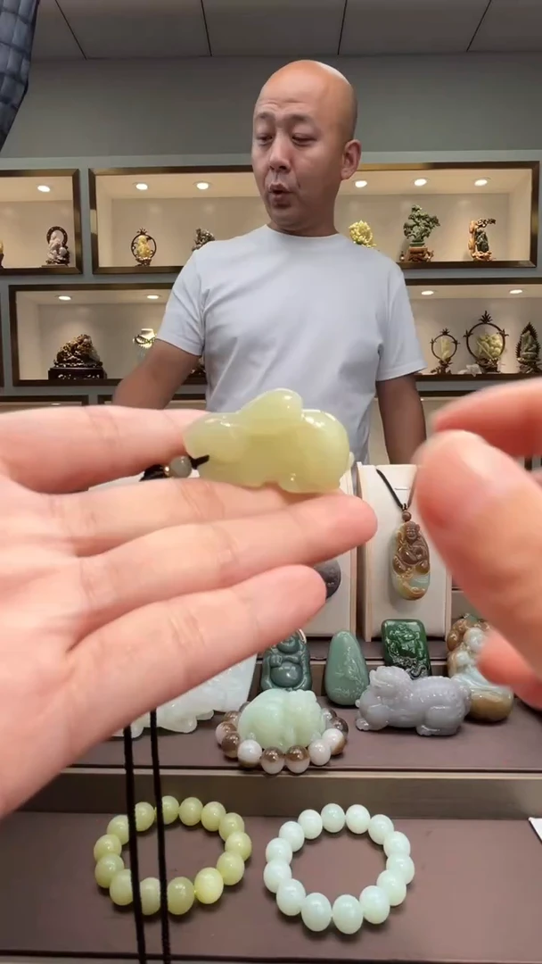 颈饰未镶嵌和田玉1