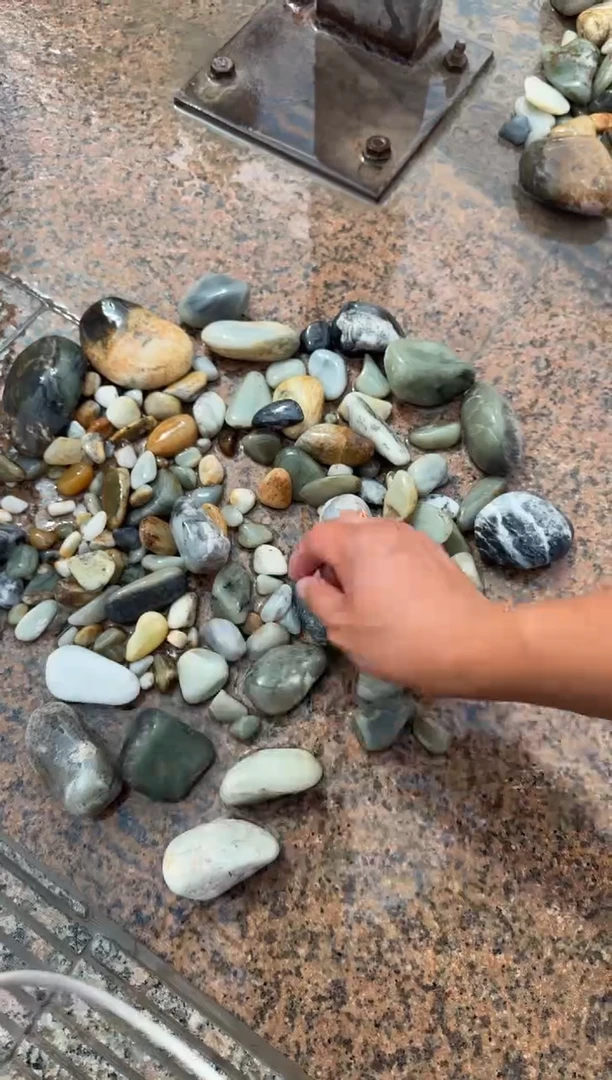 未镶嵌和田玉（糖玉）挂件和田玉