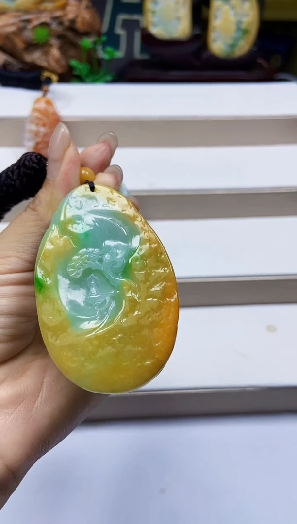 颈饰未镶嵌翡翠翡翠A货