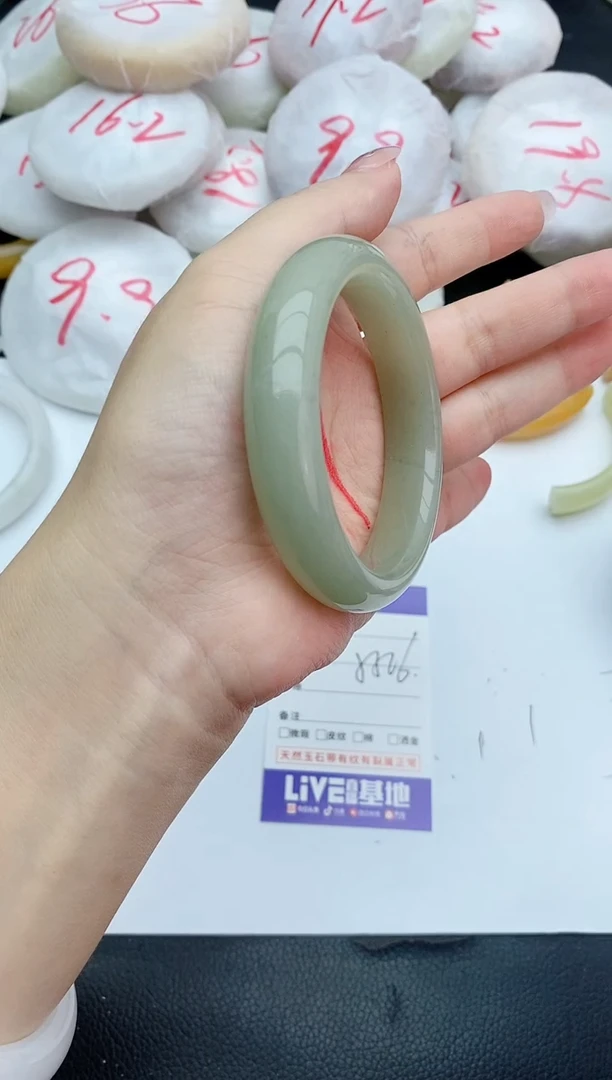 石英质玉手镯未镶嵌44+55/56