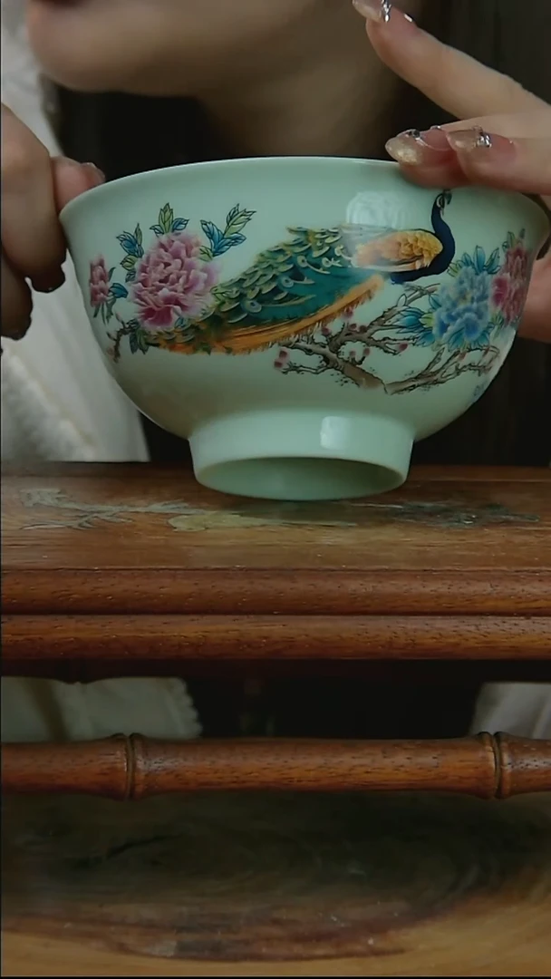 摆件陶绿稀土孔雀碗
