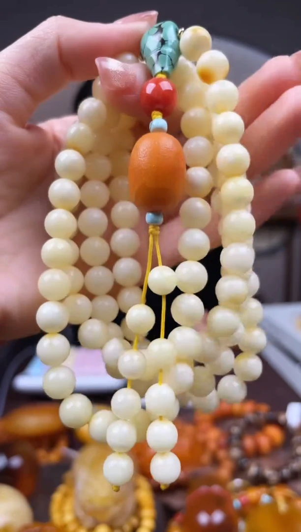 【闪购商品】琥珀裸石未镶嵌首饰 假1赔4（多样性发货1件