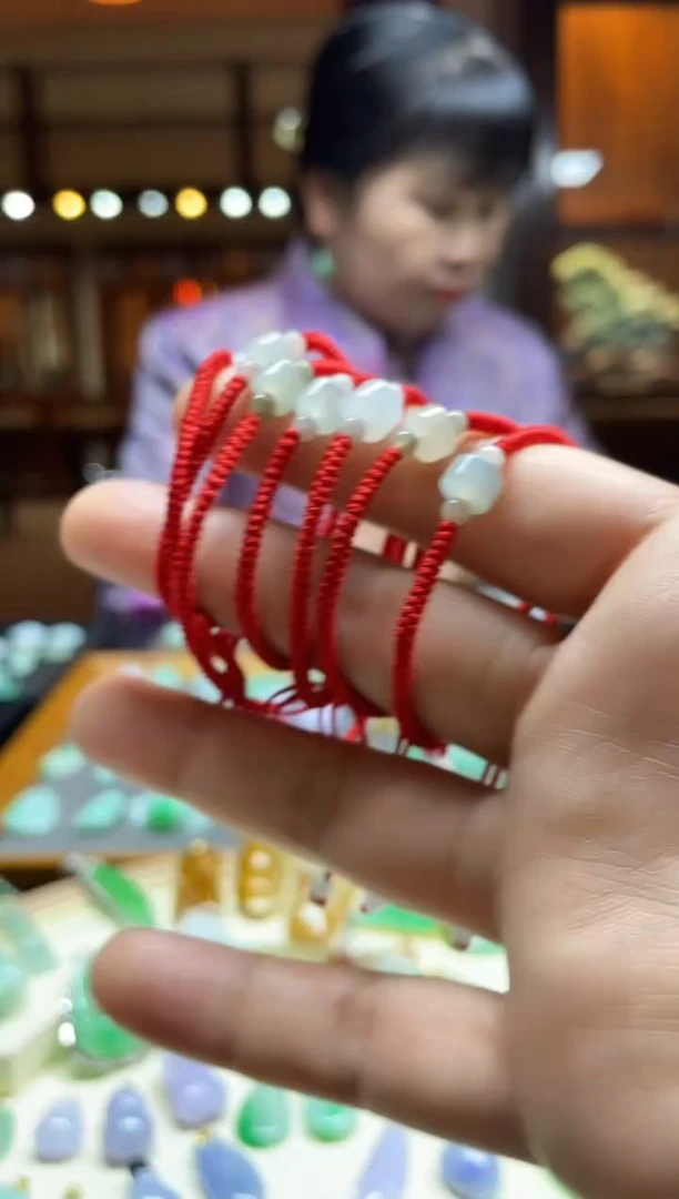 【闪购商品】翡翠手绳未镶嵌路路通多样性发其一