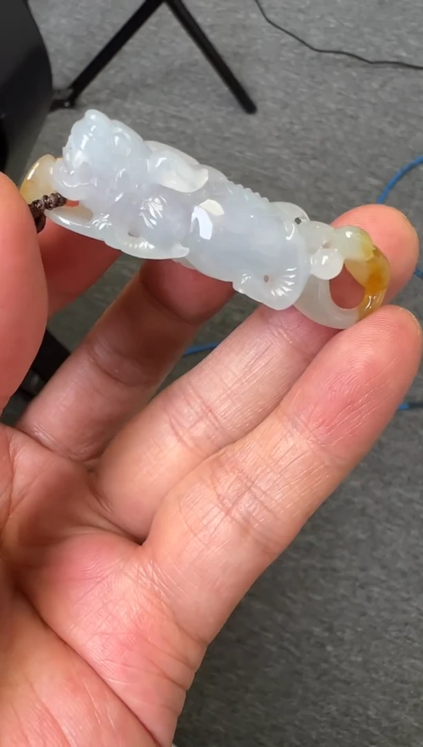 翡翠未镶嵌颈饰翡翠颈饰