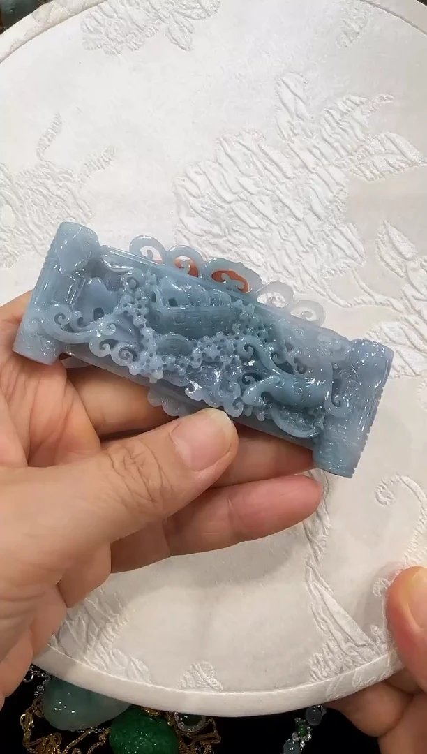 翡翠未镶嵌颈饰国风